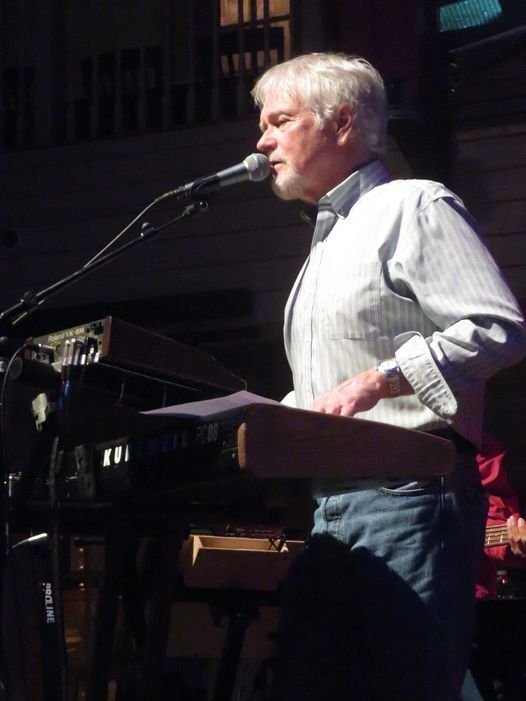 Jim Shaw on the keyboards at the Buckaroos reunion shows at the Crystal Palace in Bakersfield. Photo: Steve Daniels