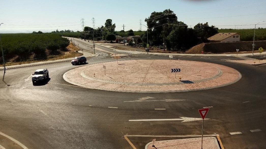 Roundabouts are prominent along the Campus Parkway connecting Highway 99 to UC Merced. Photo: Steve Newvine