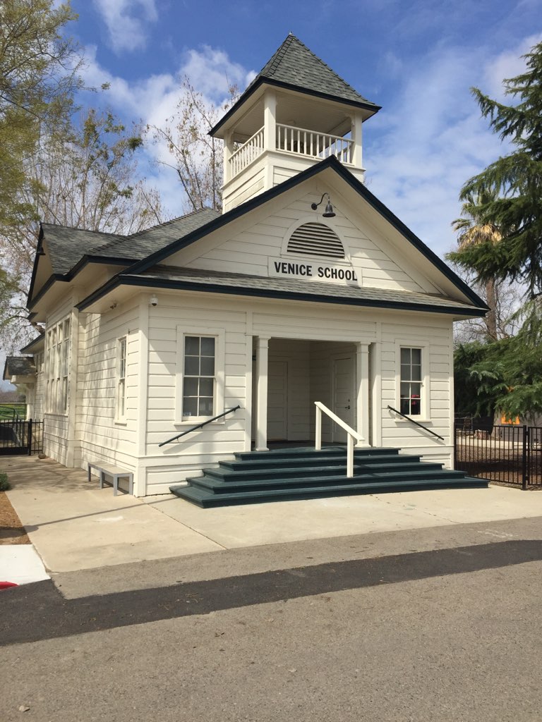 The former Venice School building is part of the Eleanor Roosevelt Community Learning Center. Photo- Steve Newvine