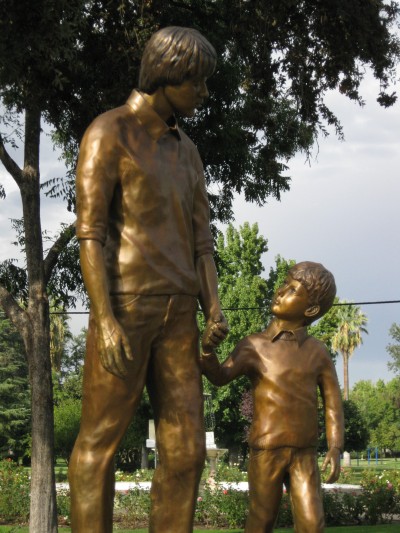  staymer-statue  