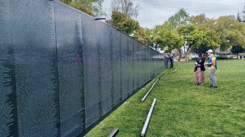 The Wall that Heals on display in front of Merced College. Photo: Steve Newvine