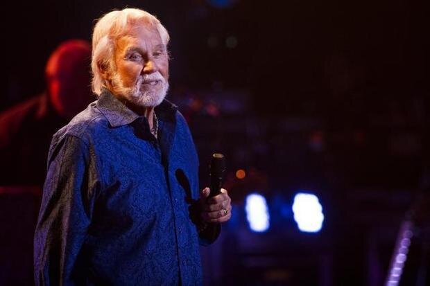 Kenny Rogers belts out one of his classic hits at the Merced Theatre concert from October 2014. Photo: Merced Theatre Foundation
