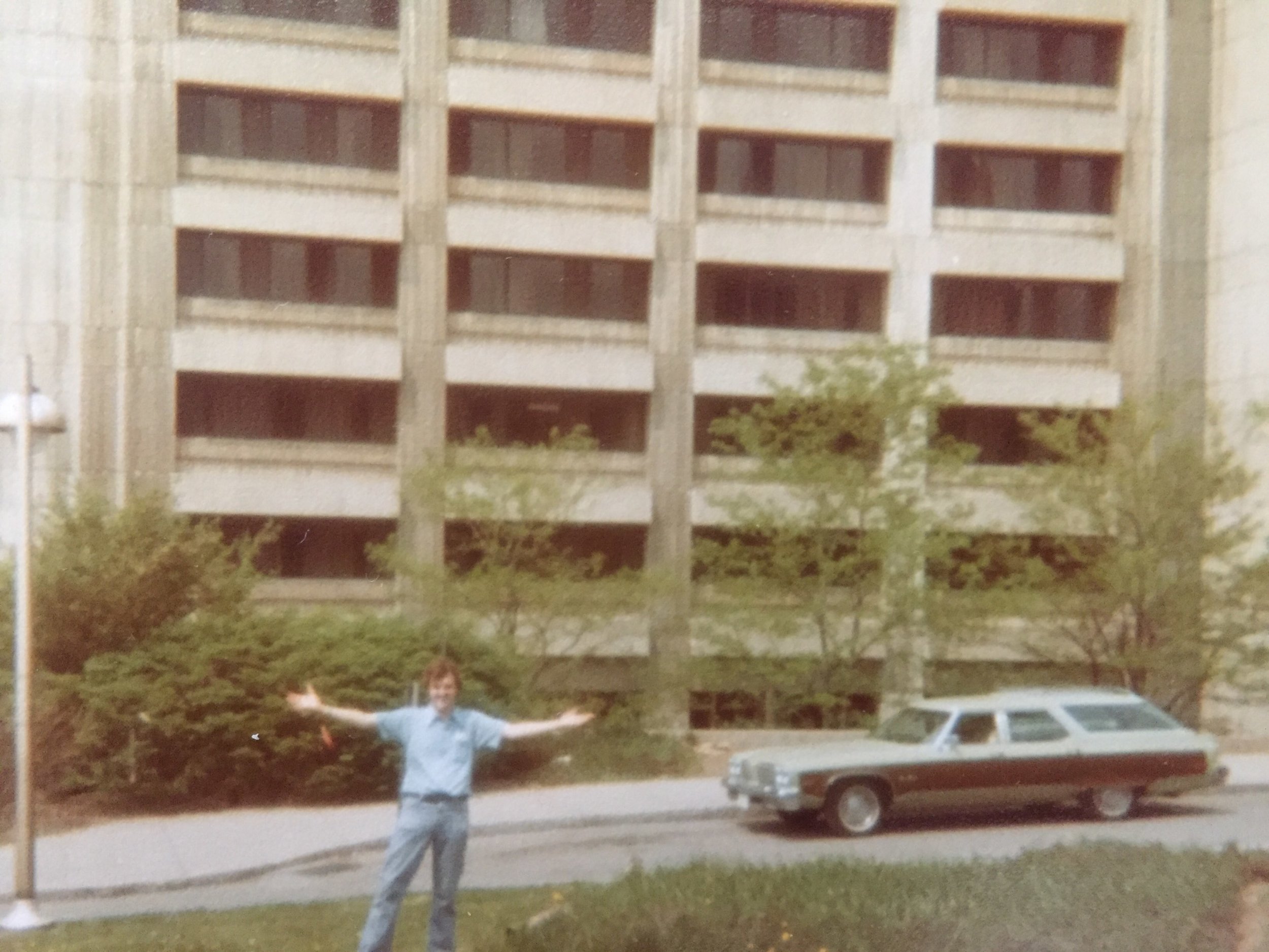 In front of the Brewster/Boland dormitory at Syracuse University in May 1979. Photo: Newvine Personal Collection